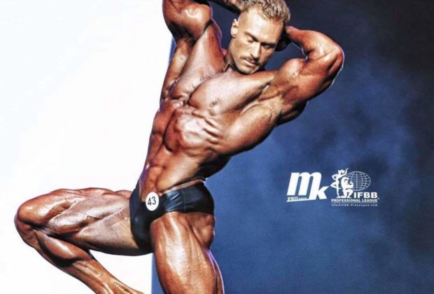 chris bumstead pro ifbb sul palco del mister olympia 2019 categoria men classic physique